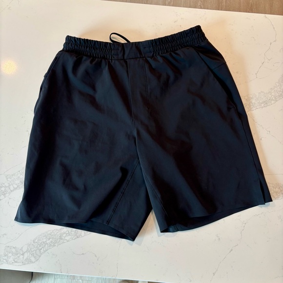 Lululemon Men’s Channel Cross Short *7” Updated - Picture 2 of 6